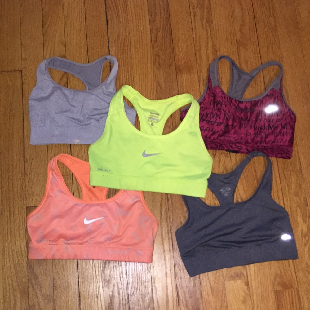 Sports bra lot